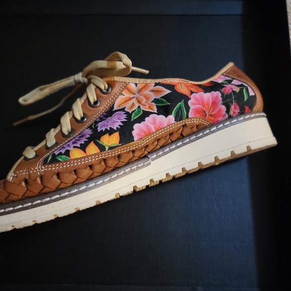 Huraches - Picture 5 of 7